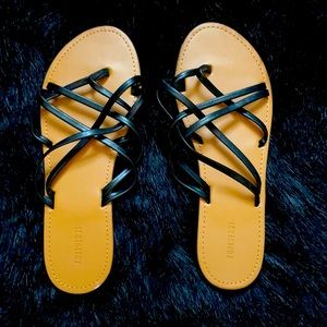 Forever 21 Black sandles